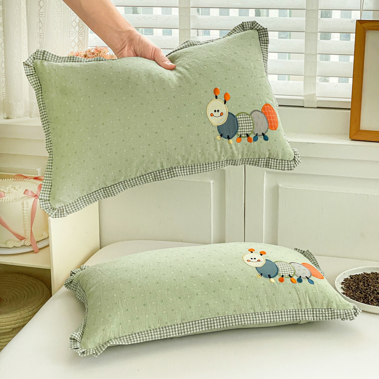 91家纺网 家纺一手货源 找家纺 梦叶草 2026新款全棉色织荞麦枕糖果虫荞麦枕枕头枕芯 糖果虫-绿色