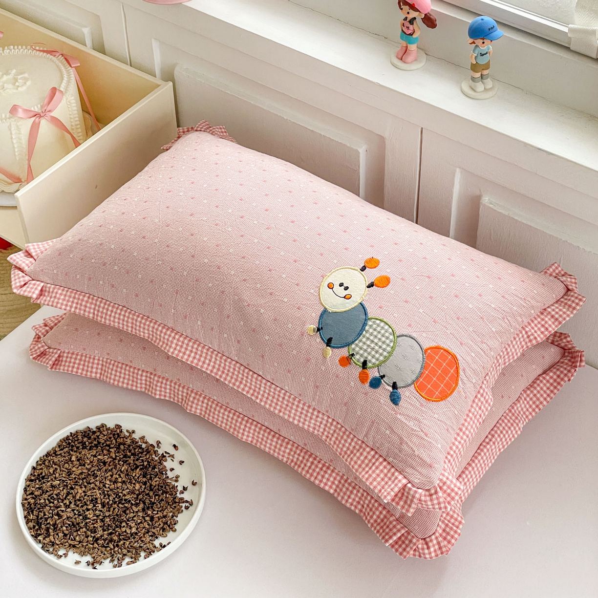 91家纺网 家纺一手货源 找家纺 梦叶草 2026新款全棉色织荞麦枕糖果虫荞麦枕枕头枕芯 糖果虫-粉色