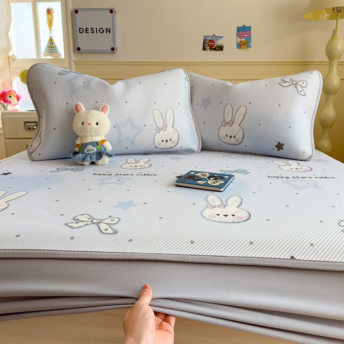 91家纺网 家纺一手货源 找家纺 几禾 2026新款卡通印花凉感凉豆豆凉席系列 波点星星兔--床笠款