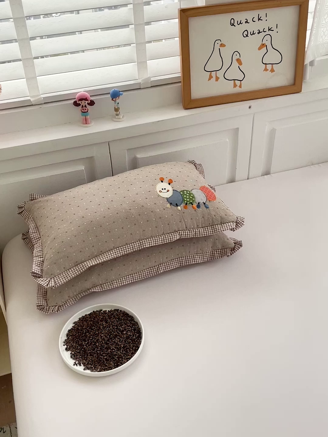 91家纺网 家纺一手货源 找家纺 （总）梦叶草 2026新款全棉色织荞麦枕糖果虫荞麦枕枕头枕芯