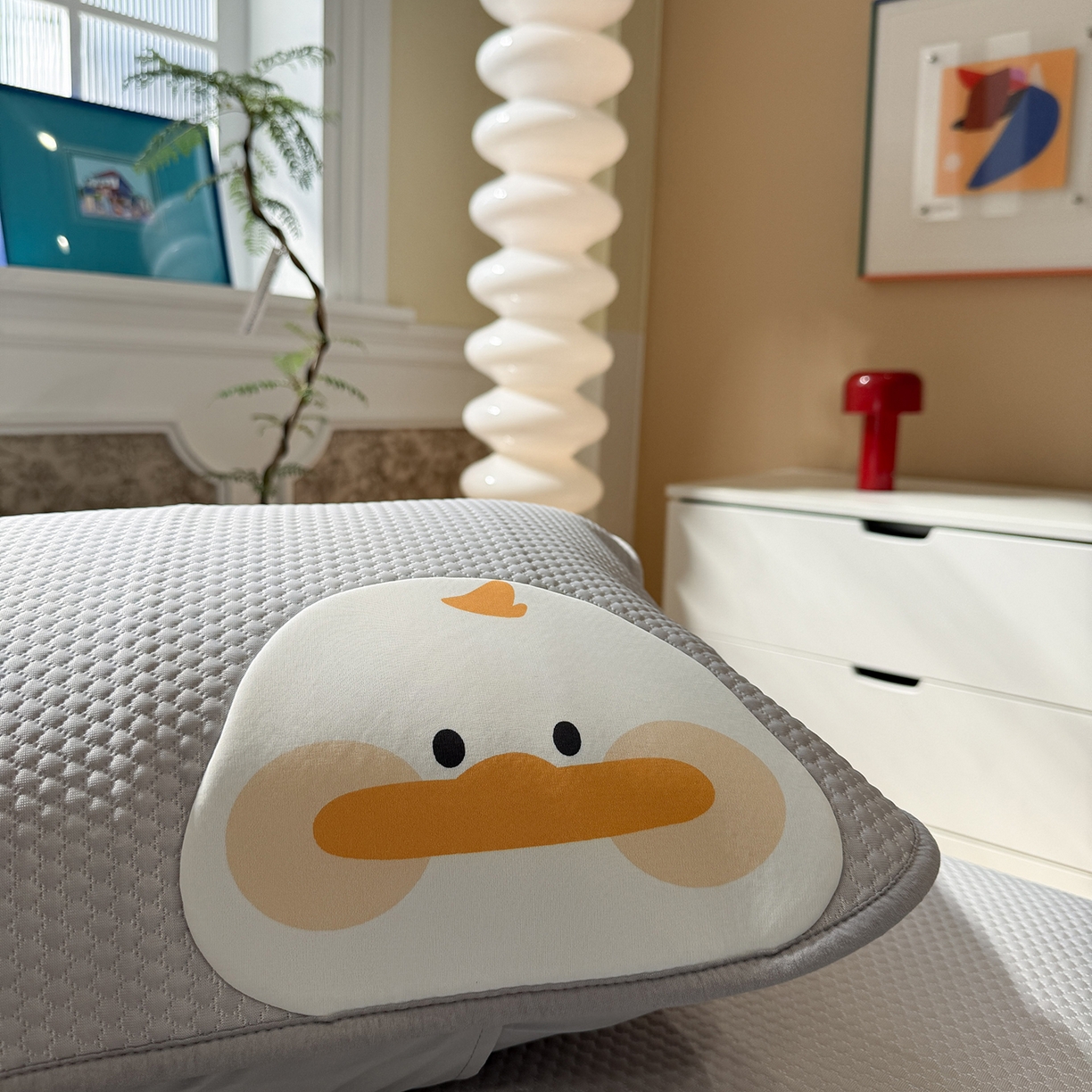 91家纺网 家纺一手货源 找家纺 Sweet dreams甜梦 2026新款A类锦氨异性贴布高端豆豆凉席-场景1 嘎嘎鸭