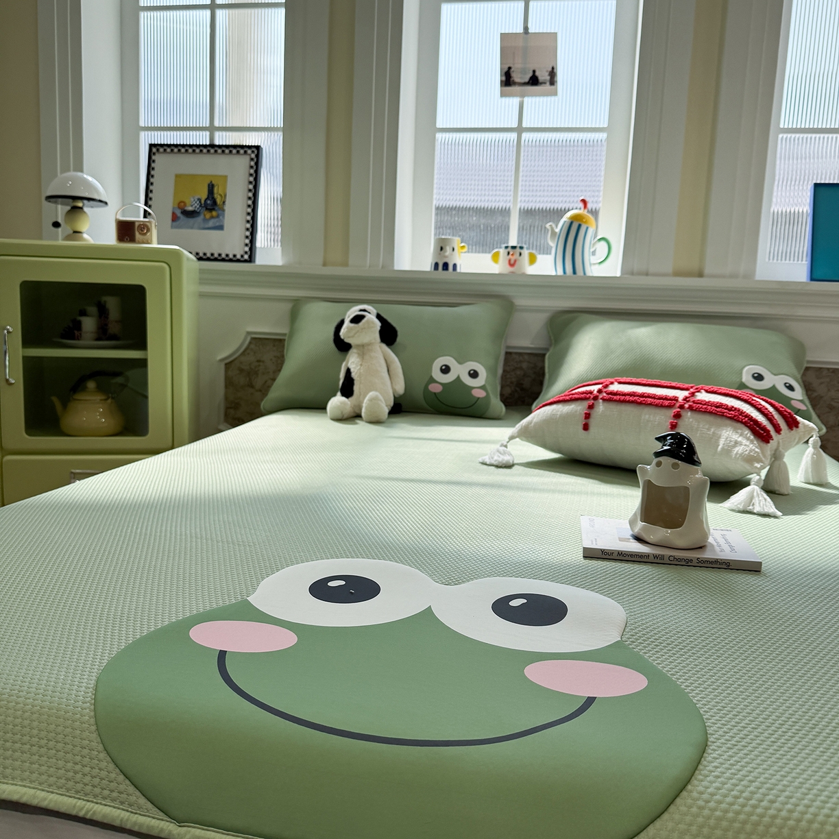 91家纺网 家纺一手货源 找家纺 Sweet dreams甜梦 2026新款A类锦氨异性贴布高端豆豆凉席-场景1 哈哈蛙