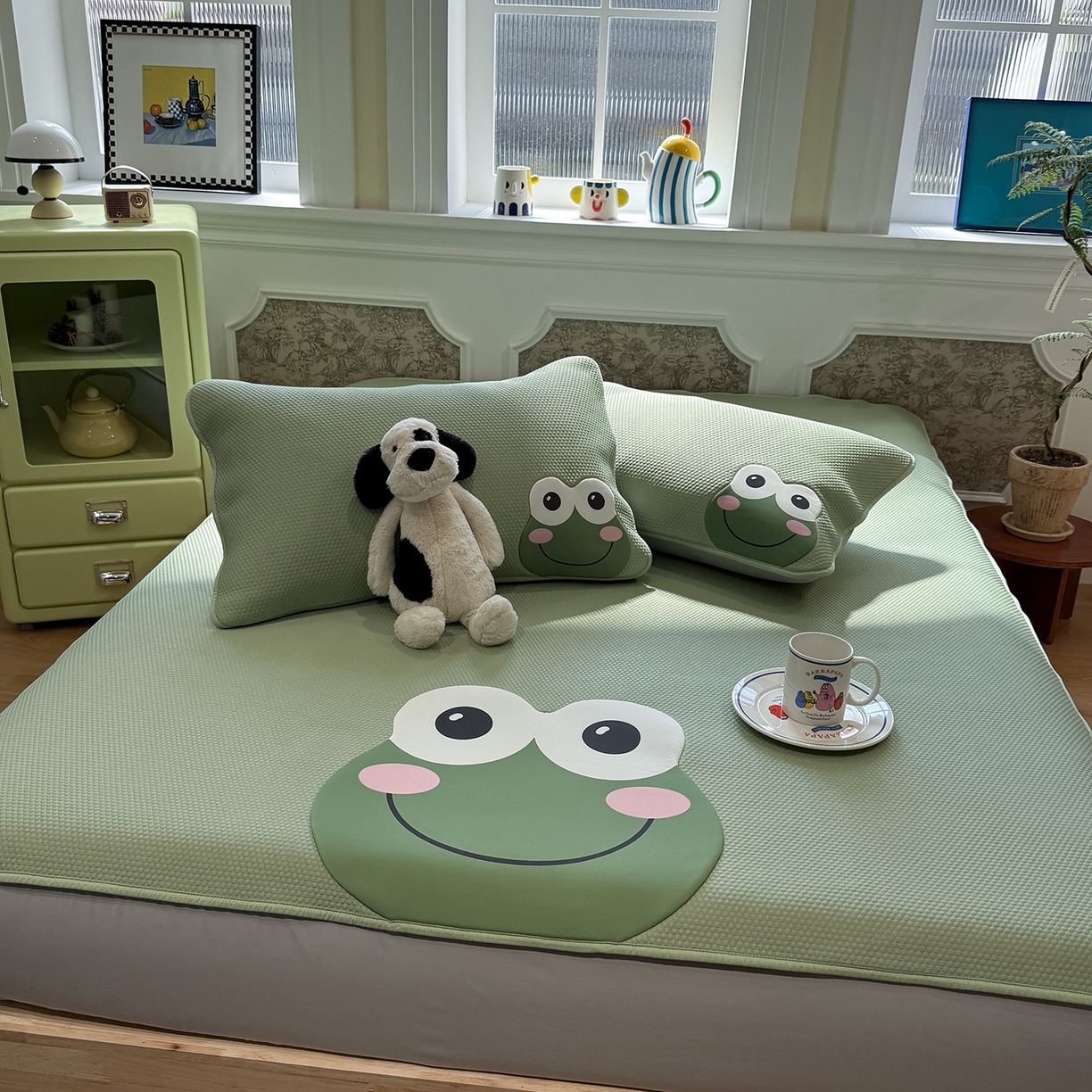 91家纺网 家纺一手货源 找家纺 Sweet dreams甜梦 2026新款A类锦氨异性贴布高端豆豆凉席-场景1 哈哈蛙