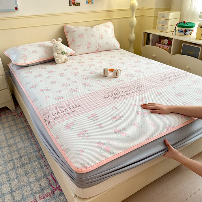 91家纺网 家纺一手货源 找家纺 几禾 2026新款卡通印花凉感凉豆豆凉席系列 粉色花海--床笠款