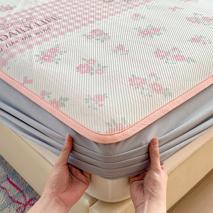 91家纺网 家纺一手货源 找家纺 几禾 2026新款卡通印花凉感凉豆豆凉席系列 粉色花海--床笠款