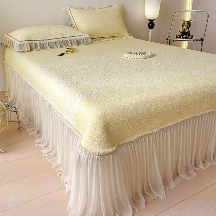 91家纺网 家纺一手货源 找家纺 孩子王家纺 2026新款冰豆豆凉席夏天冰丝席夏季凉感值过0.21可机洗双人床裙款A类母婴级软 花园淡雅黄