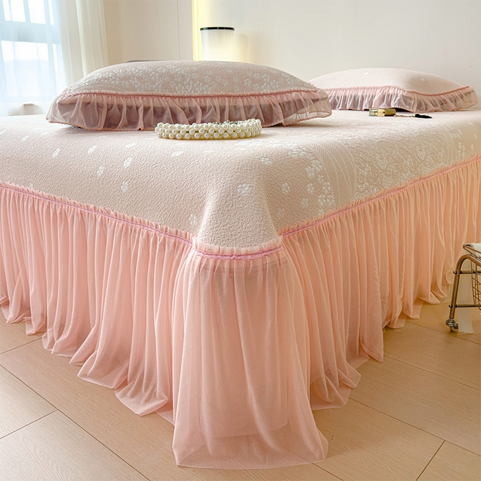 91家纺网 家纺一手货源 找家纺 孩子王家纺 2026新款冰豆豆凉席夏天冰丝席夏季凉感值过0.21可机洗双人床裙款A类母婴级软 花园蜜裸粉