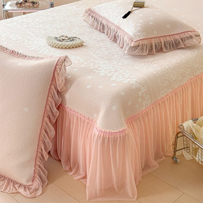 91家纺网 家纺一手货源 找家纺 孩子王家纺 2026新款冰豆豆凉席夏天冰丝席夏季凉感值过0.21可机洗双人床裙款A类母婴级软 花园蜜裸粉