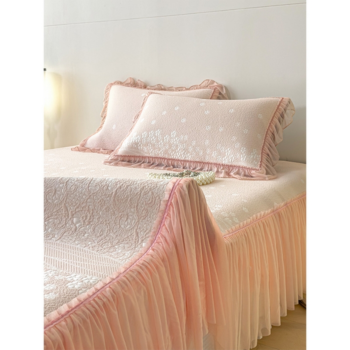 91家纺网 家纺一手货源 找家纺 孩子王家纺 2026新款冰豆豆凉席夏天冰丝席夏季凉感值过0.21可机洗双人床裙款A类母婴级软 花园蜜裸粉