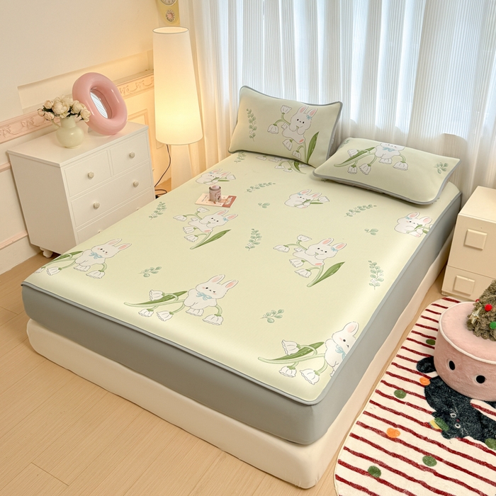 91家纺网 家纺一手货源 找家纺 布柔 2026新款冰皮凉席床笠冰丝小清新卡通印花软席可机洗 铃兰兔