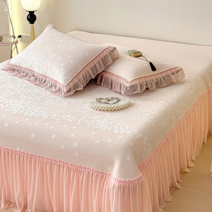 91家纺网 家纺一手货源 找家纺 孩子王家纺 2026新款冰豆豆凉席夏天冰丝席夏季凉感值过0.21可机洗双人床裙款A类母婴级软 花园蜜裸粉