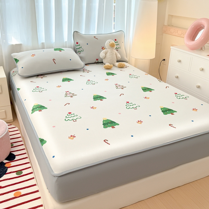 91家纺网 家纺一手货源 找家纺 布柔 2026新款冰皮凉席床笠冰丝小清新卡通印花软席可机洗 圣诞树