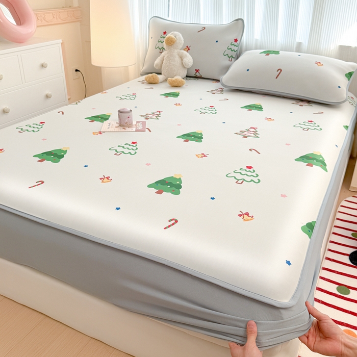 91家纺网 家纺一手货源 找家纺 布柔 2026新款冰皮凉席床笠冰丝小清新卡通印花软席可机洗 圣诞树