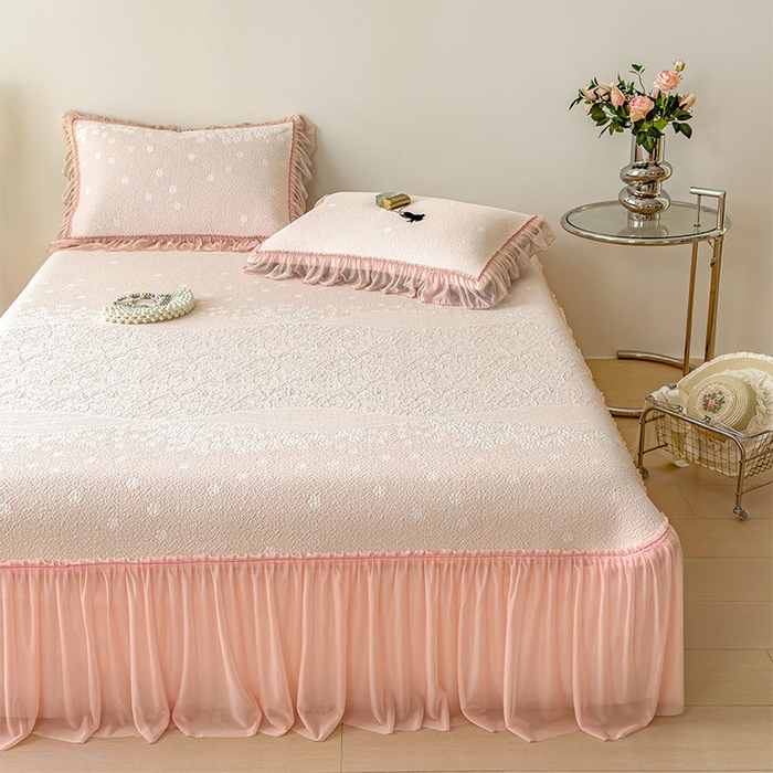 91家纺网 家纺一手货源 找家纺 孩子王家纺 2026新款冰豆豆凉席夏天冰丝席夏季凉感值过0.21可机洗双人床裙款A类母婴级软 花园蜜裸粉