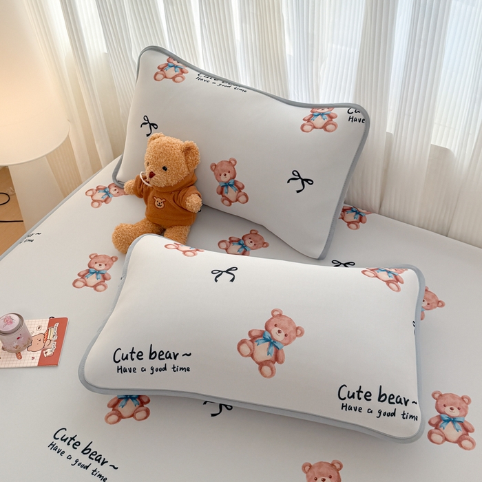 91家纺网 家纺一手货源 找家纺 布柔 2026新款冰皮凉席床笠冰丝小清新卡通印花软席可机洗 泰迪熊