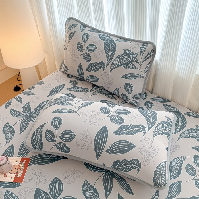 91家纺网 家纺一手货源 找家纺 布柔 2026新款冰皮凉席床笠冰丝小清新卡通印花软席可机洗 素叶