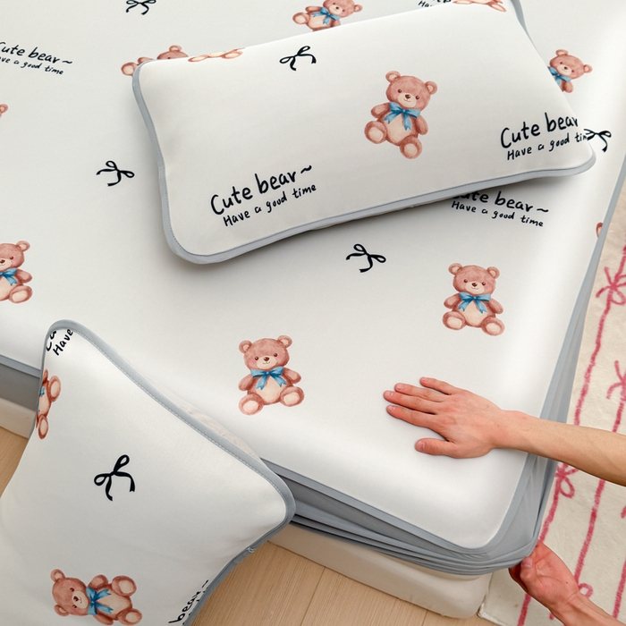 91家纺网 家纺一手货源 找家纺 布柔 2026新款冰皮凉席床笠冰丝小清新卡通印花软席可机洗 泰迪熊