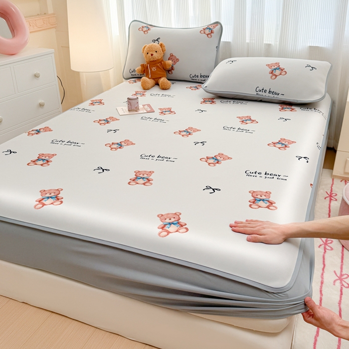 91家纺网 家纺一手货源 找家纺 布柔 2026新款冰皮凉席床笠冰丝小清新卡通印花软席可机洗 泰迪熊