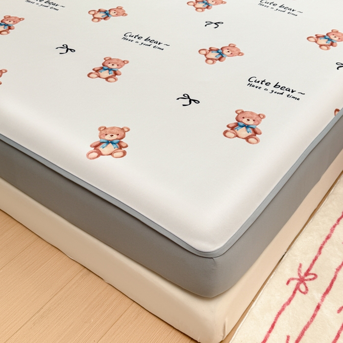 91家纺网 家纺一手货源 找家纺 布柔 2026新款冰皮凉席床笠冰丝小清新卡通印花软席可机洗 泰迪熊