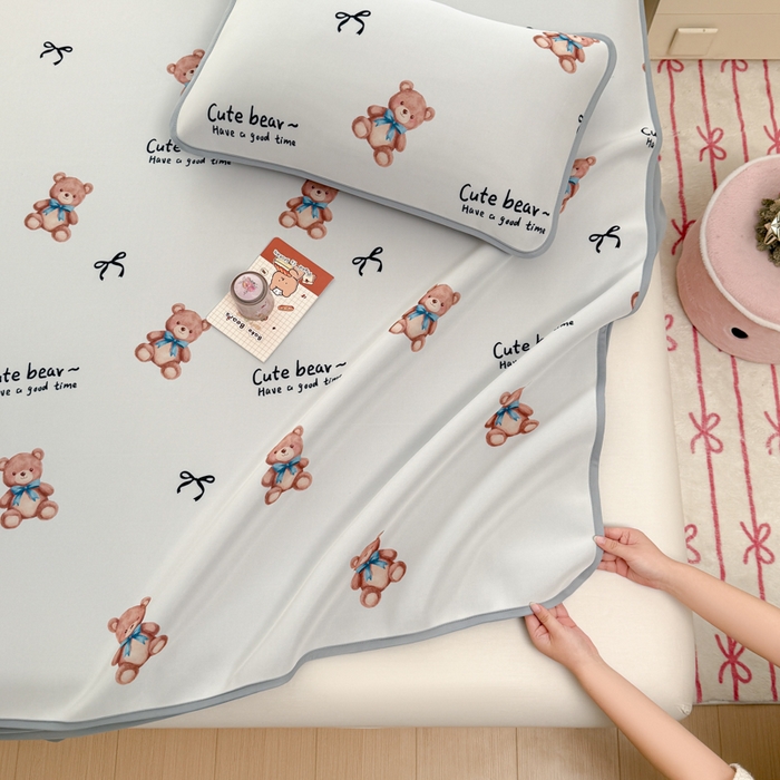 91家纺网 家纺一手货源 找家纺 布柔 2026新款冰皮凉席床笠冰丝小清新卡通印花软席可机洗 泰迪熊