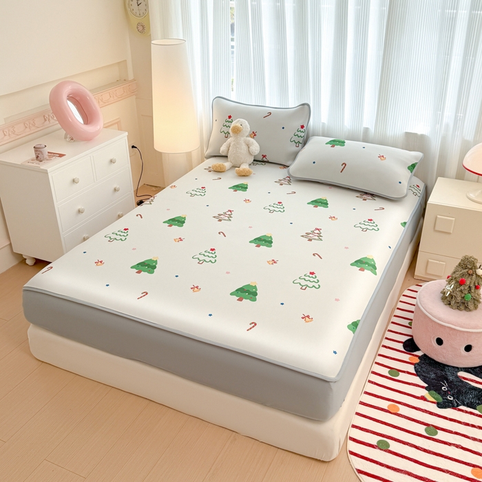 91家纺网 家纺一手货源 找家纺 布柔 2026新款冰皮凉席床笠冰丝小清新卡通印花软席可机洗 圣诞树