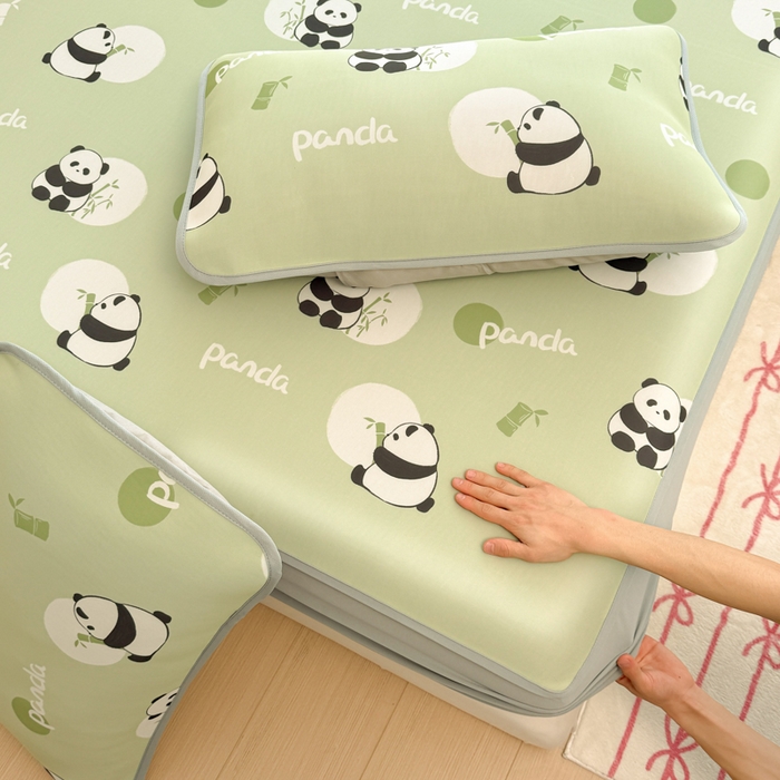 91家纺网 家纺一手货源 找家纺 布柔 2026新款冰皮凉席床笠冰丝小清新卡通印花软席可机洗 小熊猫