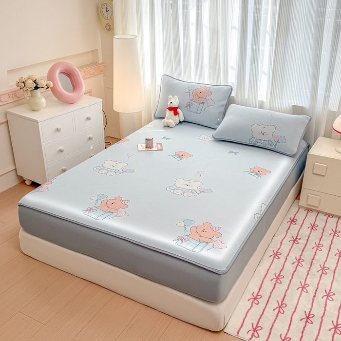 91家纺网 家纺一手货源 找家纺 布柔 2026新款冰皮凉席床笠冰丝小清新卡通印花软席可机洗 礼物熊