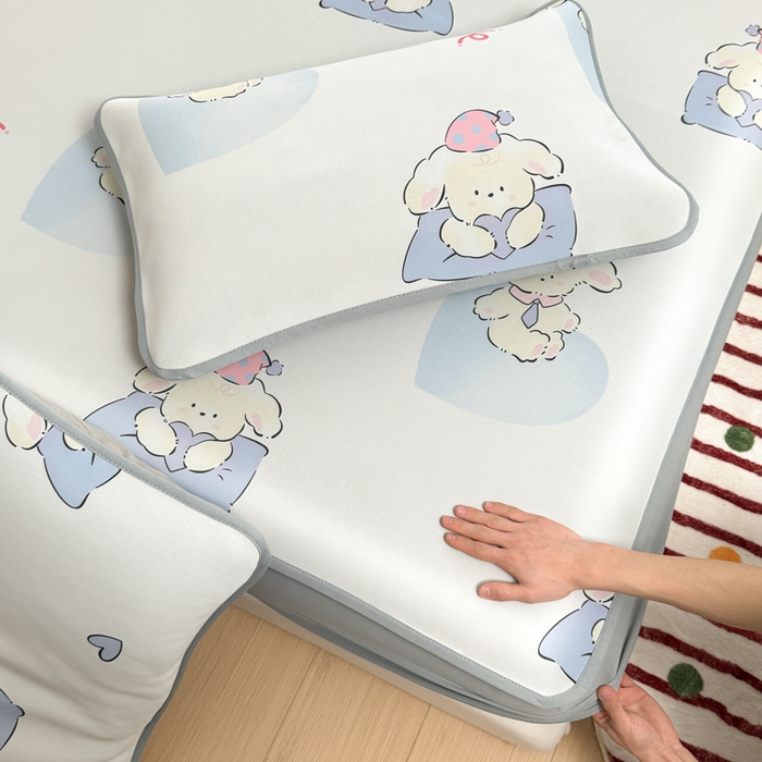 91家纺网 家纺一手货源 找家纺 布柔 2026新款冰皮凉席床笠冰丝小清新卡通印花软席可机洗 晚安狗