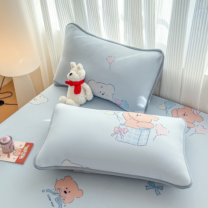 91家纺网 家纺一手货源 找家纺 布柔 2026新款冰皮凉席床笠冰丝小清新卡通印花软席可机洗 礼物熊