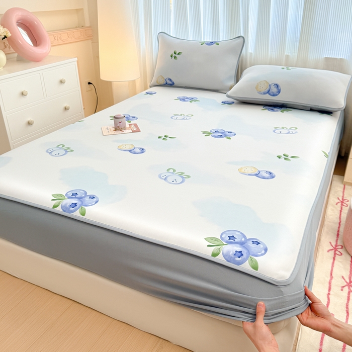 91家纺网 家纺一手货源 找家纺 布柔 2026新款冰皮凉席床笠冰丝小清新卡通印花软席可机洗 蓝莓