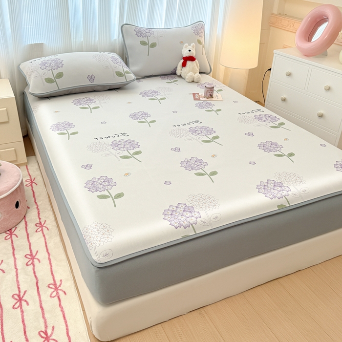 91家纺网 家纺一手货源 找家纺 布柔 2026新款冰皮凉席床笠冰丝小清新卡通印花软席可机洗 绣球花