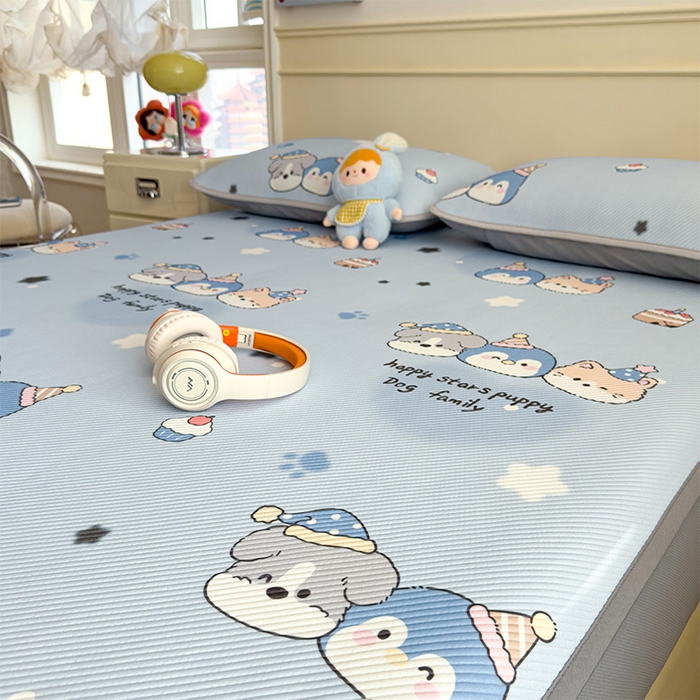 91家纺网 家纺一手货源 找家纺 几禾 2026新款卡通印花凉感凉豆豆凉席系列 开心一家--床笠款