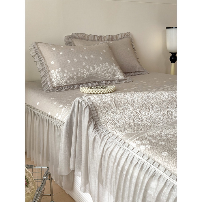 91家纺网 家纺一手货源 找家纺 孩子王家纺 2026新款冰豆豆凉席夏天冰丝席夏季凉感值过0.21可机洗双人床裙款A类母婴级软 花园奶酪咖