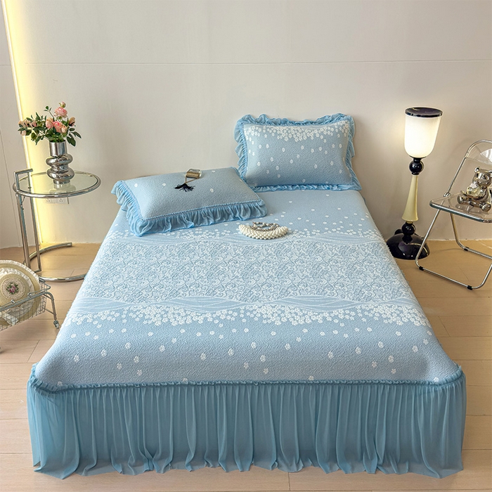 91家纺网 家纺一手货源 找家纺 孩子王家纺 2026新款冰豆豆凉席夏天冰丝席夏季凉感值过0.21可机洗双人床裙款A类母婴级软 花园星雾蓝