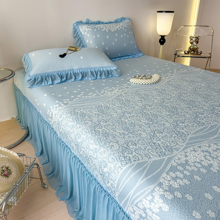 91家纺网 家纺一手货源 找家纺 孩子王家纺 2026新款冰豆豆凉席夏天冰丝席夏季凉感值过0.21可机洗双人床裙款A类母婴级软 花园星雾蓝