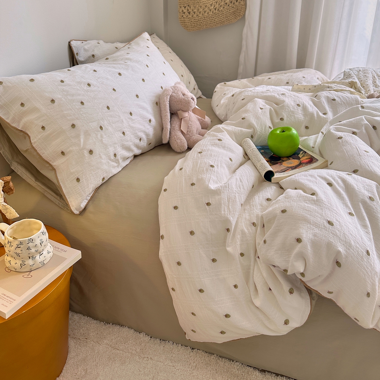 91家纺网 家纺一手货源 找家纺 艾咪-Amy ntmy 2026新款嵌条边全棉纯棉色织小提花四件套 嵌条款-草莓