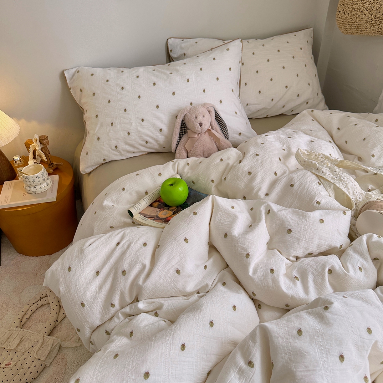 91家纺网 家纺一手货源 找家纺 艾咪-Amy ntmy 2026新款嵌条边全棉纯棉色织小提花四件套 嵌条款-草莓