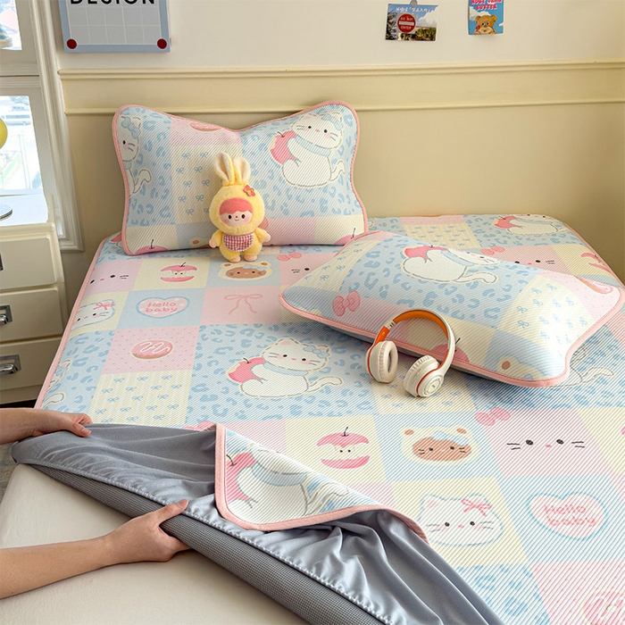 91家纺网 家纺一手货源 找家纺 几禾 2026新款卡通印花凉感凉豆豆凉席系列 曲奇蒂--床笠款