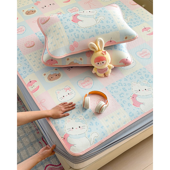 91家纺网 家纺一手货源 找家纺 几禾 2026新款卡通印花凉感凉豆豆凉席系列 曲奇蒂--床笠款