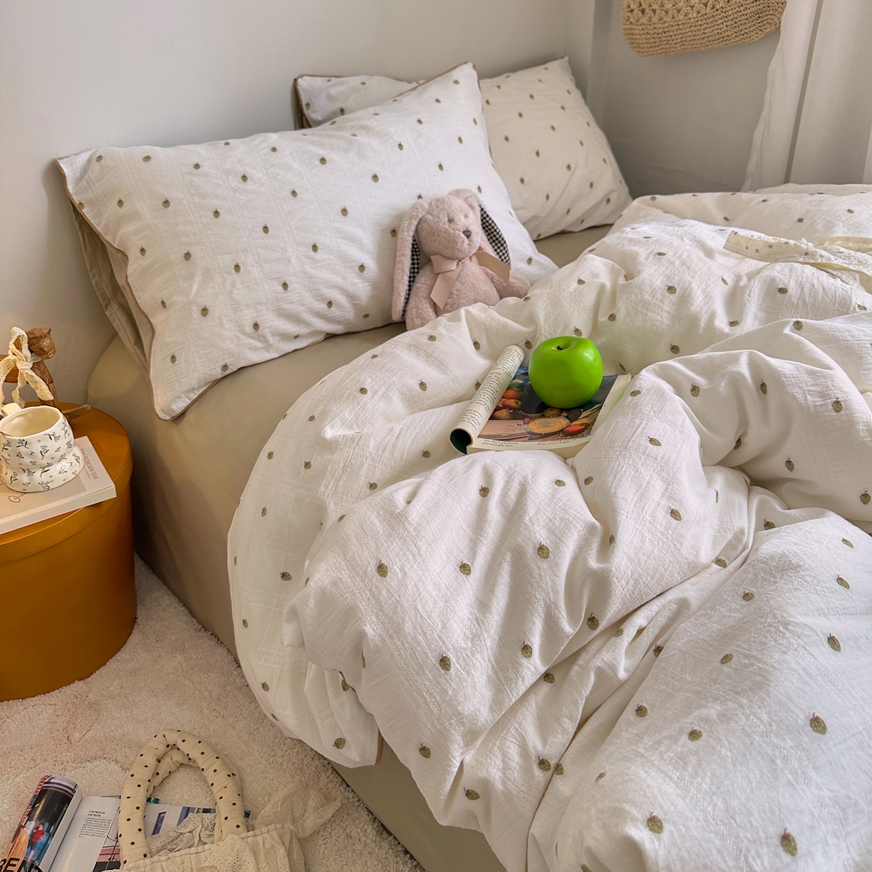 91家纺网 家纺一手货源 找家纺 艾咪-Amy ntmy 2026新款嵌条边全棉纯棉色织小提花四件套 嵌条款-草莓