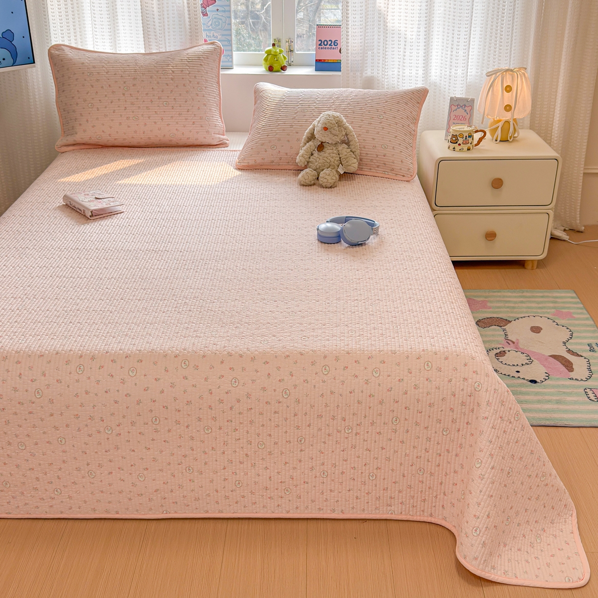 91家纺网 家纺一手货源 找家纺 雅萱家纺 2026新款双面全棉砂洗印花床盖三件套 粉色蔷薇