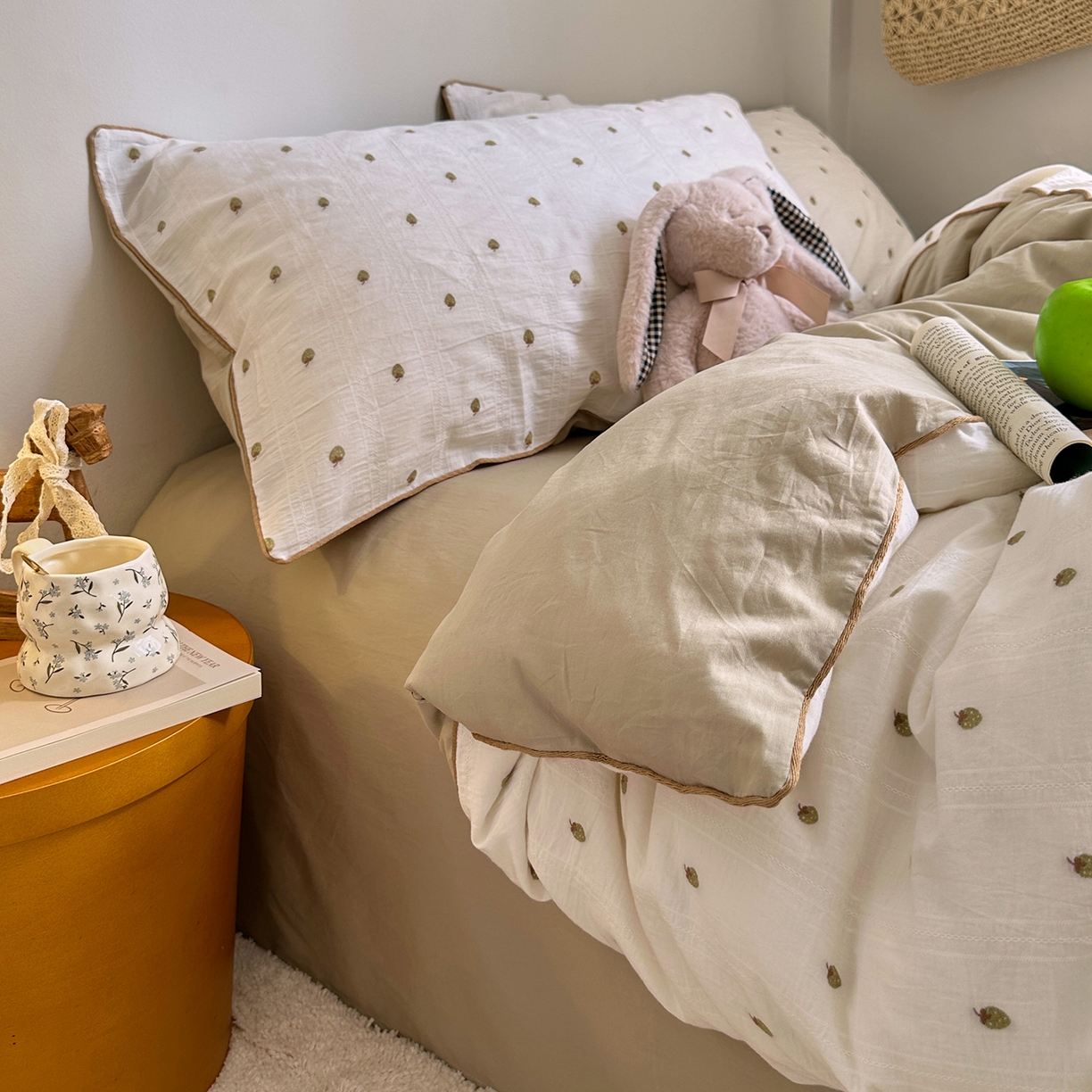 91家纺网 家纺一手货源 找家纺 艾咪-Amy ntmy 2026新款嵌条边全棉纯棉色织小提花四件套 嵌条款-草莓