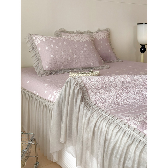 91家纺网 家纺一手货源 找家纺 孩子王家纺 2026新款冰豆豆凉席夏天冰丝席夏季凉感值过0.21可机洗双人床裙款A类母婴级软 花园燕尾紫