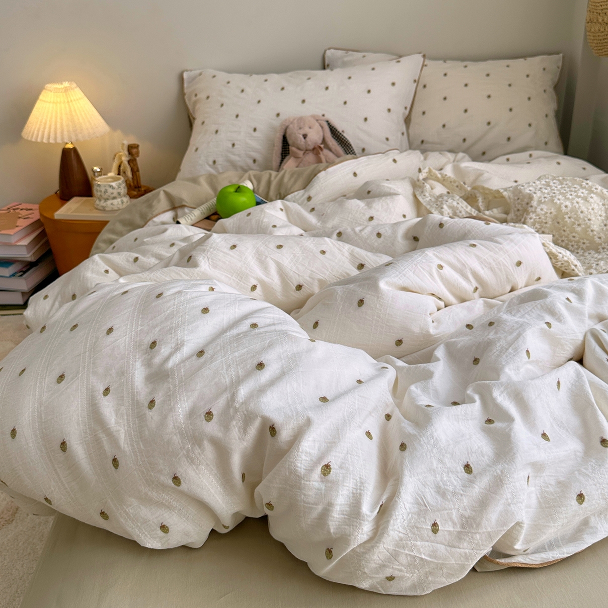 91家纺网 家纺一手货源 找家纺 艾咪-Amy ntmy 2026新款嵌条边全棉纯棉色织小提花四件套 嵌条款-草莓