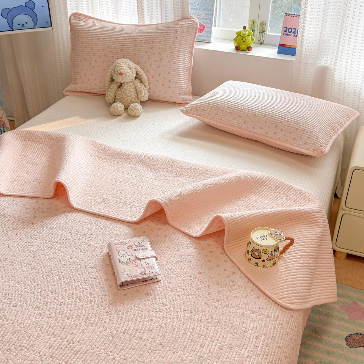 91家纺网 家纺一手货源 找家纺 雅萱家纺 2026新款双面全棉砂洗印花床盖三件套 粉色蔷薇