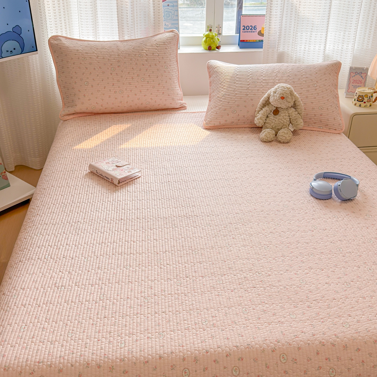 91家纺网 家纺一手货源 找家纺 雅萱家纺 2026新款双面全棉砂洗印花床盖三件套 粉色蔷薇