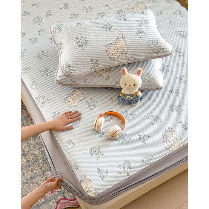 91家纺网 家纺一手货源 找家纺 几禾 2026新款卡通印花凉感凉豆豆凉席系列 小花猫--床笠款