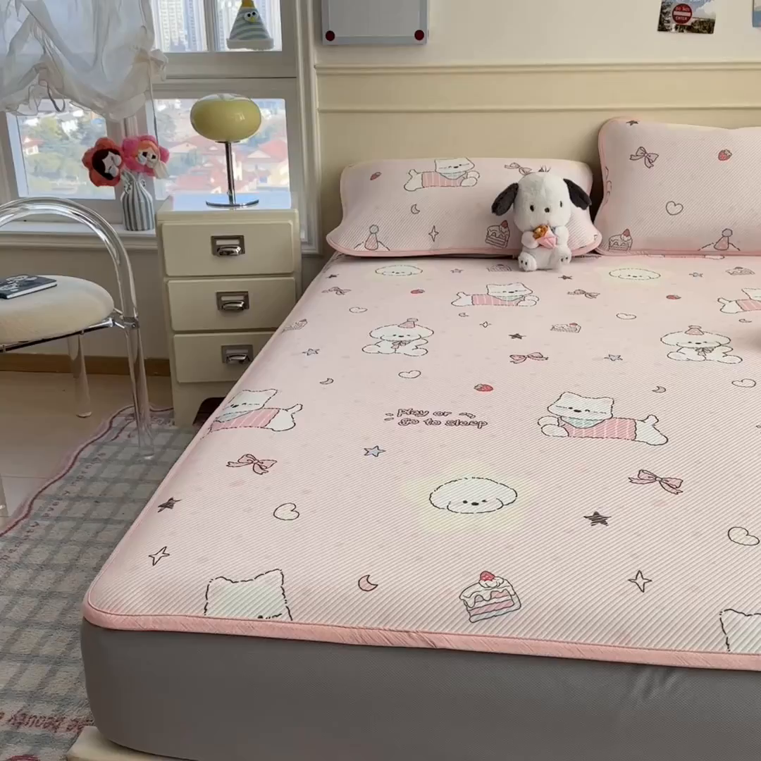 91家纺网 家纺一手货源 找家纺 几禾 2026新款卡通印花凉感凉豆豆凉席系列 心心蜜狗--床笠款