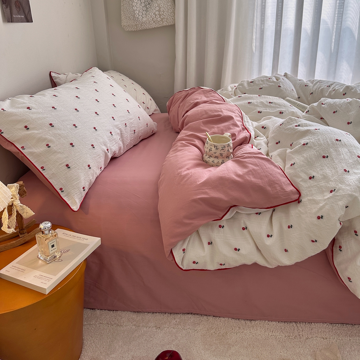 91家纺网 家纺一手货源 找家纺 艾咪-Amy ntmy 2026新款嵌条边全棉纯棉色织小提花四件套 嵌条款-小花