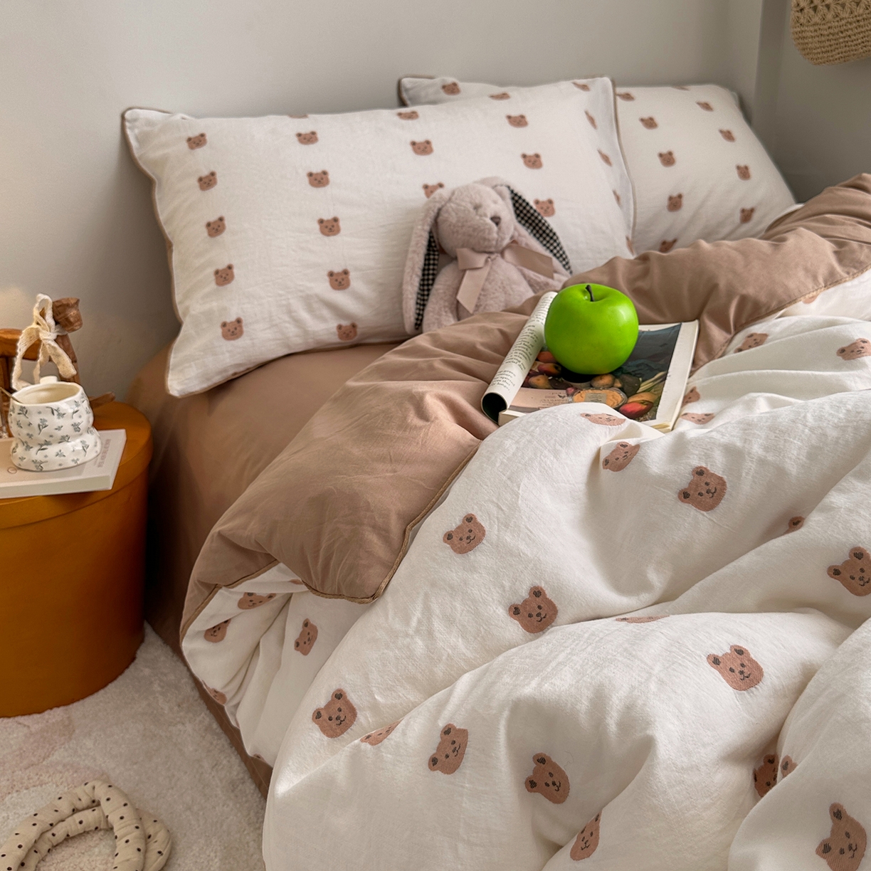 91家纺网 家纺一手货源 找家纺 艾咪-Amy ntmy 2026新款嵌条边全棉纯棉色织小提花四件套 嵌条款-小熊